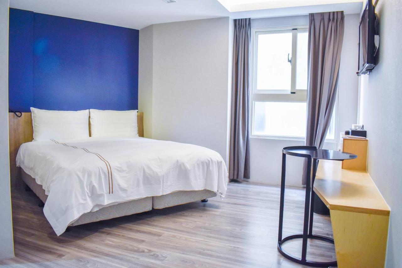 Talmud Business Hotel - Zhongshan Taichung Exteriör bild