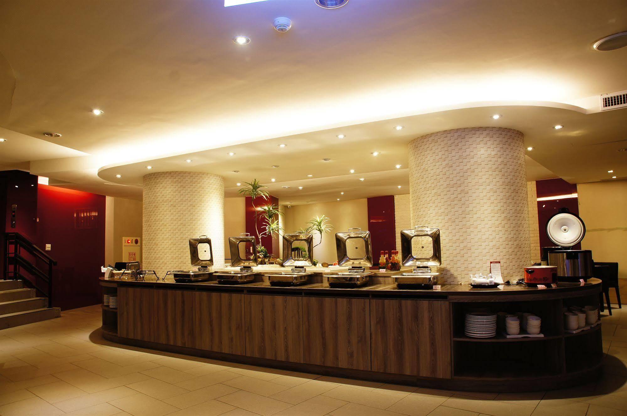 Talmud Business Hotel - Zhongshan Taichung Exteriör bild